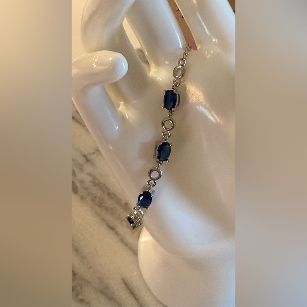 NWOT Ladies 925 Sterling Silver Sea Blue CZ Station Link Bracelet